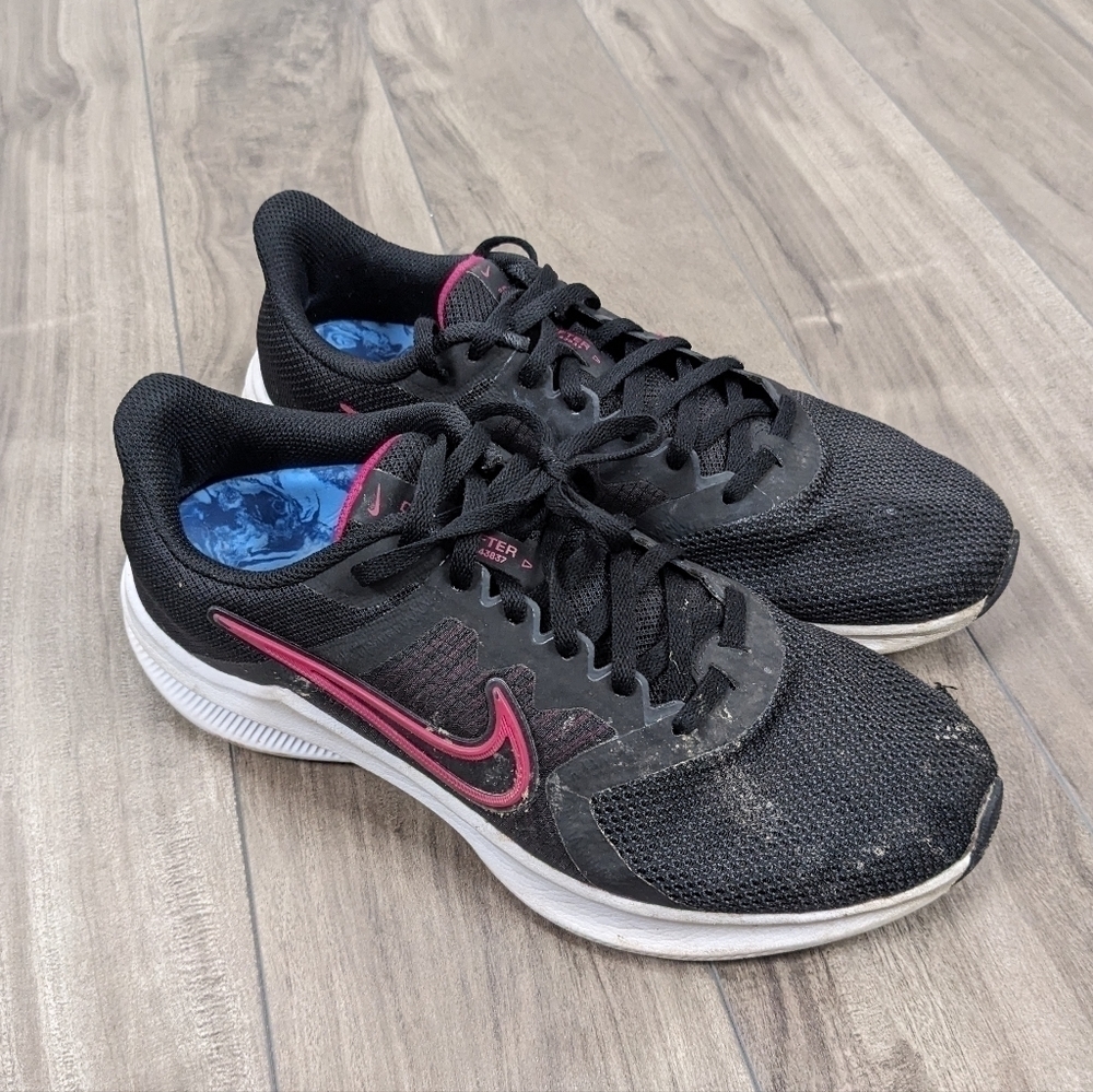 Nike Women's Shoes Size 8.5 Wide